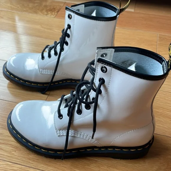 White Dr. Martens - size 8 - Picture 3 of 4
